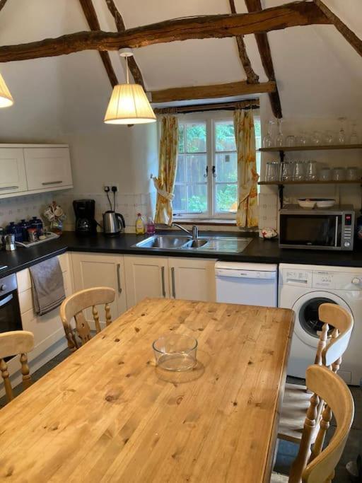 Stable Cottage - Sleeps 6, Near Lulworth Cove Dorchester Eksteriør bilde